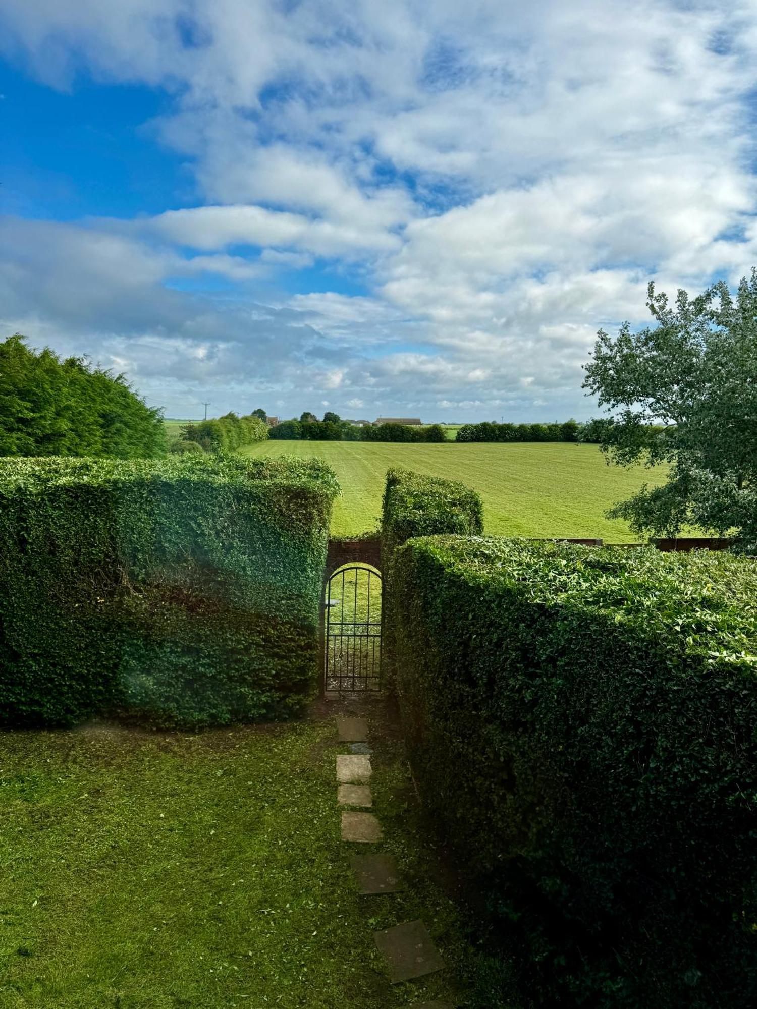 Luxury Isla Cottages, Bourne! Dog-Friendly, Countryside Views, Garden, Parking, 5Mins Pubs - Family Holiday Habitación foto